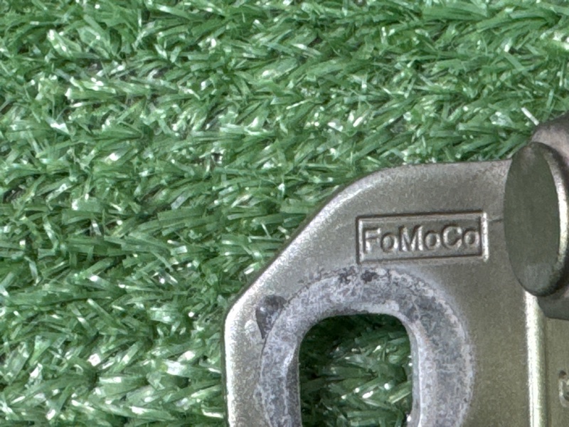 Петли двери Ford Kuga 2013 SUV