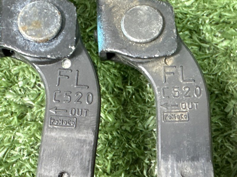 Ограничитель двери Ford Kuga 2013 SUV