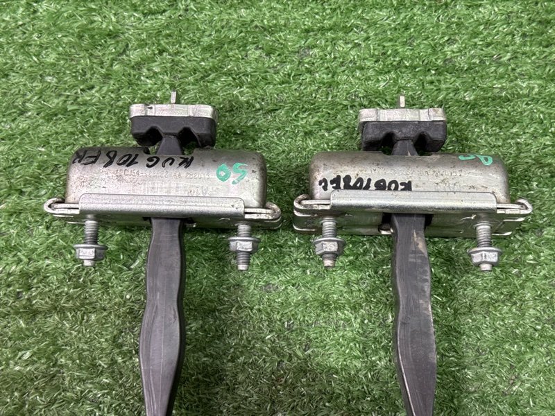 Ограничитель двери Ford Kuga 2013 SUV