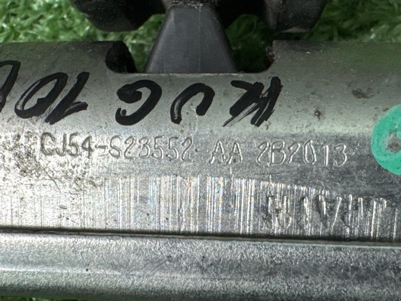 Ограничитель двери Ford Kuga 2013 SUV