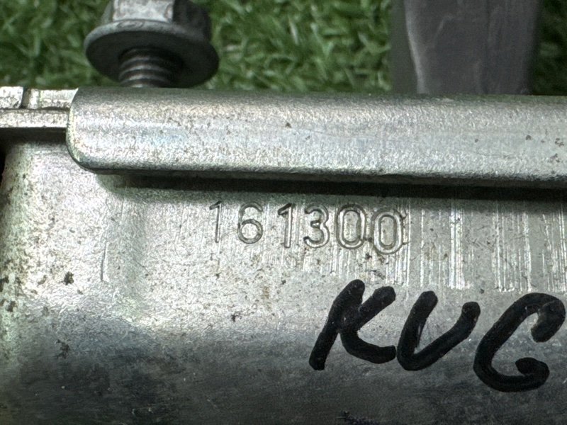 Ограничитель двери Ford Kuga 2013 SUV