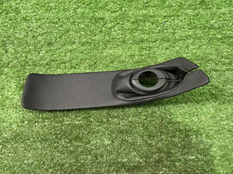 Кожух рычага стояночного тормоза Ford Kuga 2013 SUV