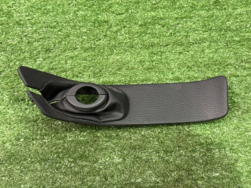 Кожух рычага стояночного тормоза Ford Kuga 2013 SUV