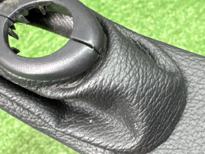 Кожух рычага стояночного тормоза Ford Kuga 2013 SUV