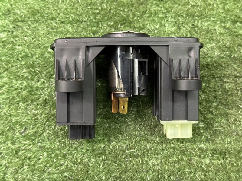 Кнопка обогрева сидений Ford Kuga 2013 SUV