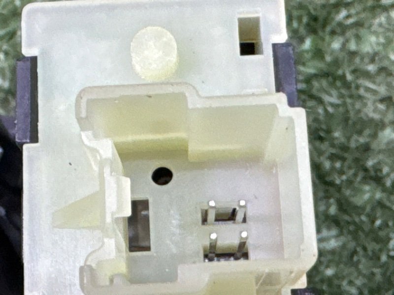 Кнопка обогрева сидений Ford Kuga 2013 SUV