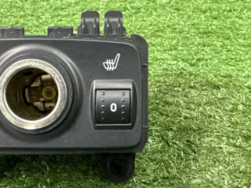 Кнопка обогрева сидений Ford Kuga 2013 SUV