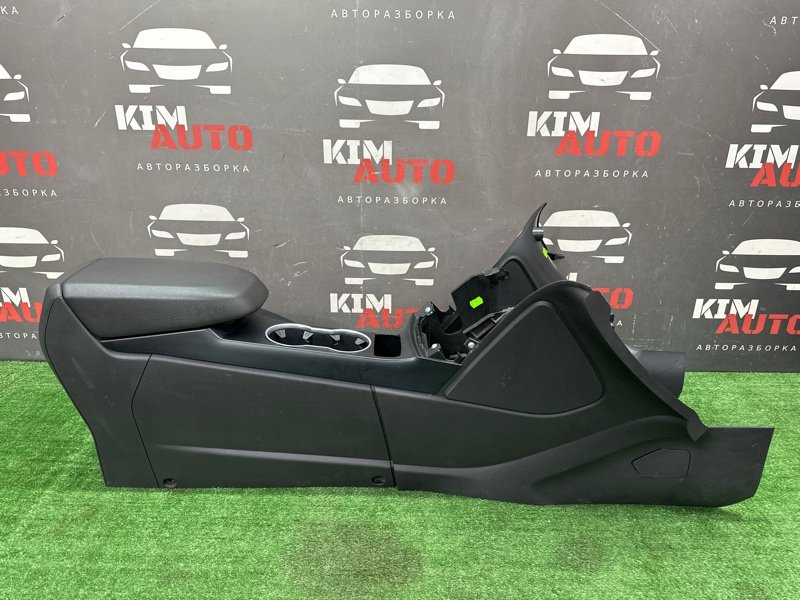 Центральная Консоль с подлокотником Ford Kuga 2013 SUV