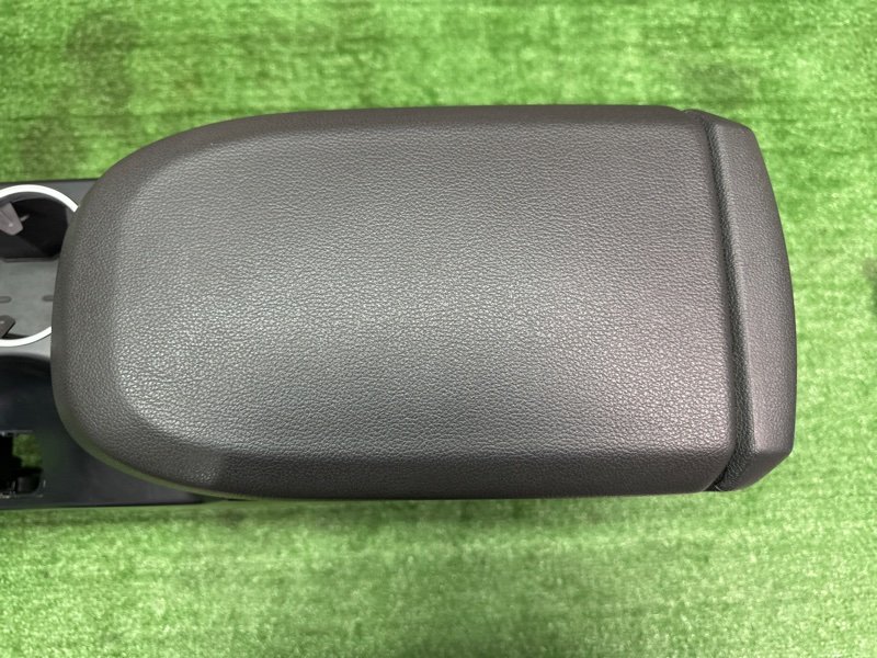 Центральная Консоль с подлокотником Ford Kuga 2013 SUV