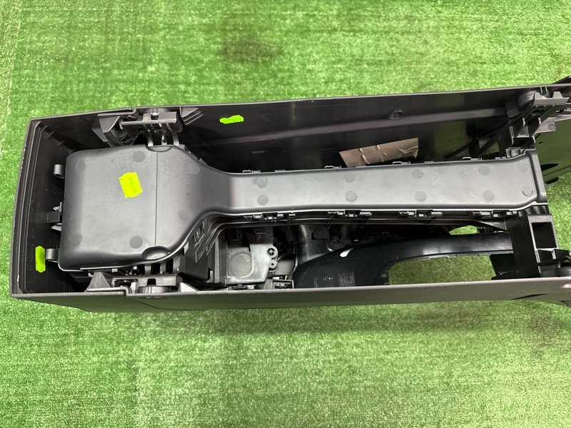 Центральная Консоль с подлокотником Ford Kuga 2013 SUV