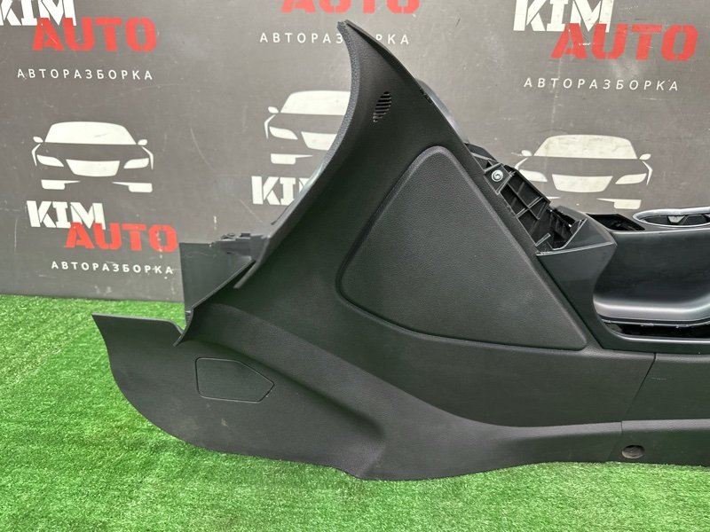 Центральная Консоль с подлокотником Ford Kuga 2013 SUV