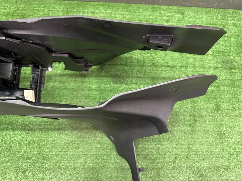 Центральная Консоль с подлокотником Ford Kuga 2013 SUV