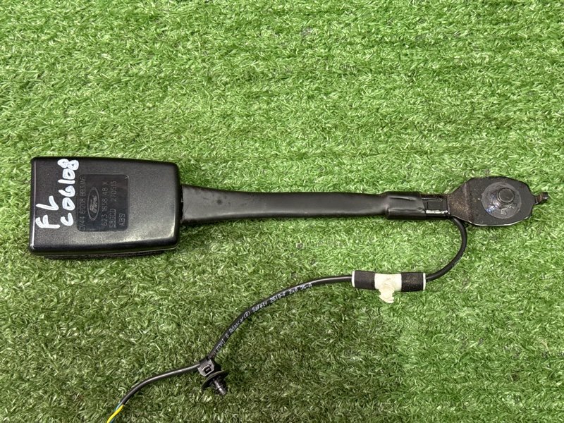 Замок ремня безопасности Ford Kuga 2013 SUV