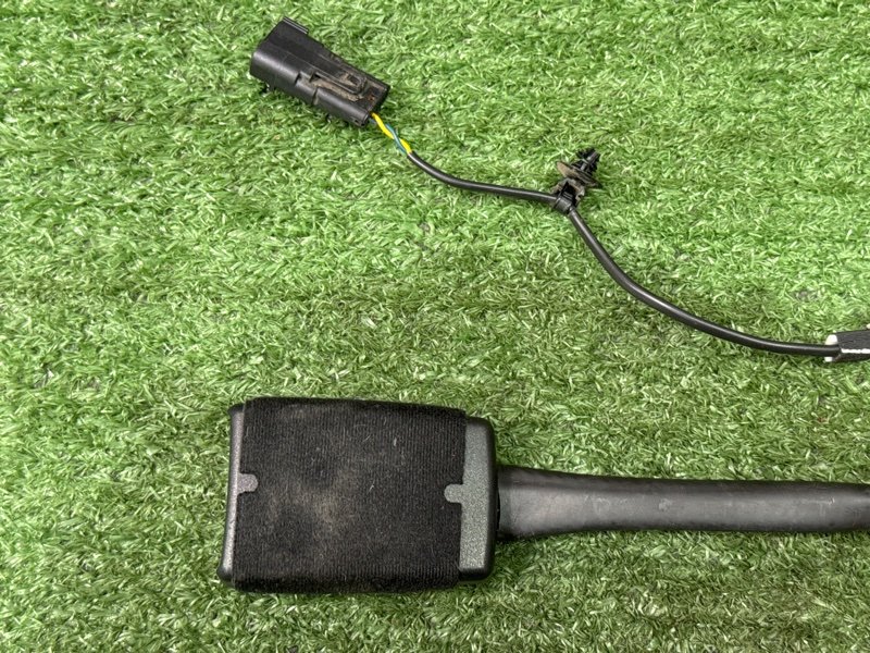 Замок ремня безопасности Ford Kuga 2013 SUV