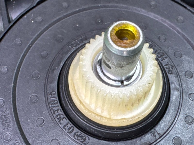 Мотор стеклоподъемника Ford Kuga 2013 SUV