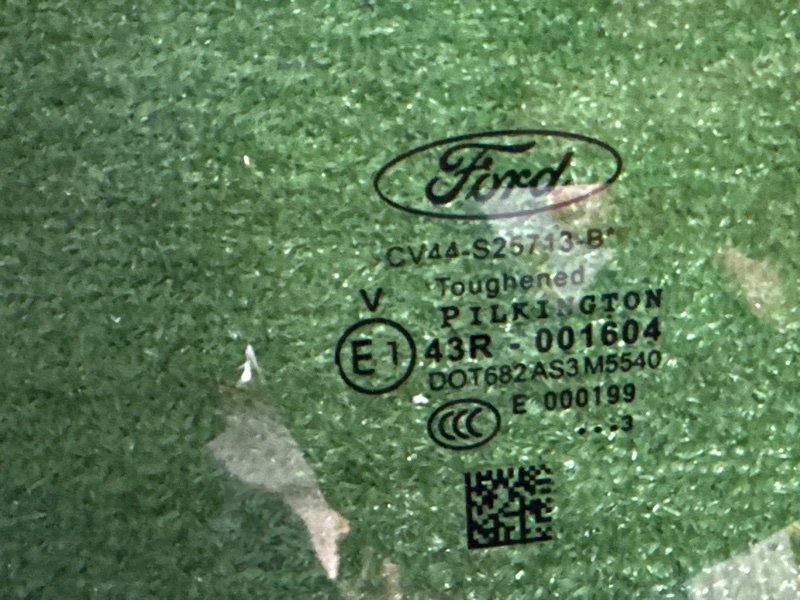 Стекло двери Ford Kuga 2013 SUV