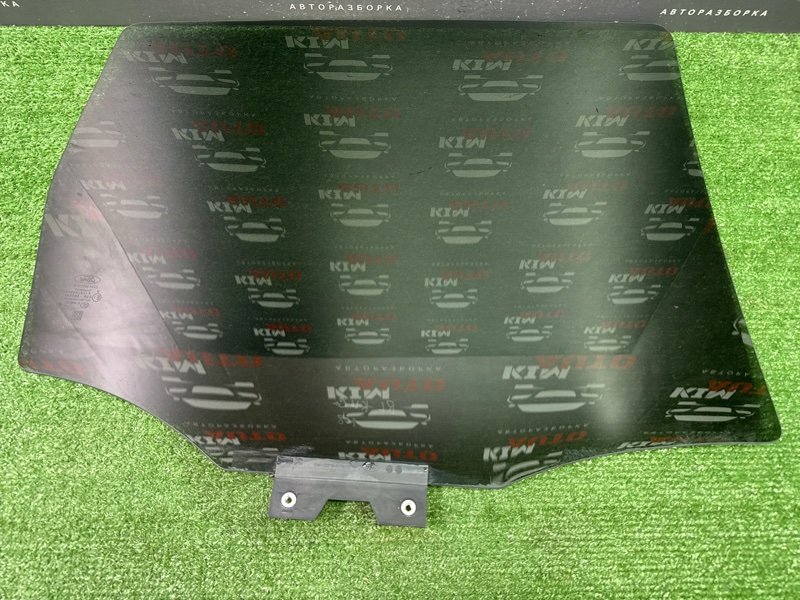 Стекло двери Ford Kuga 2013 SUV