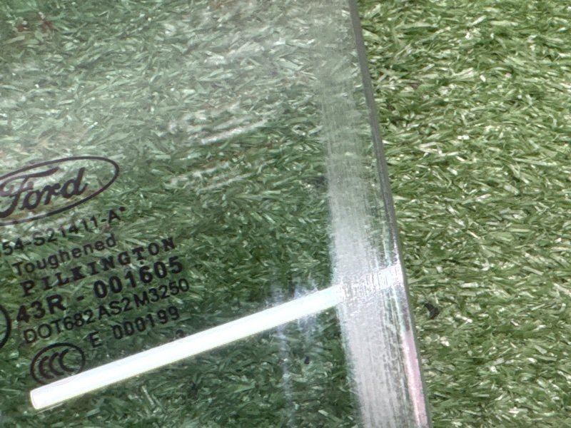 Стекло двери Ford Kuga 2013 SUV