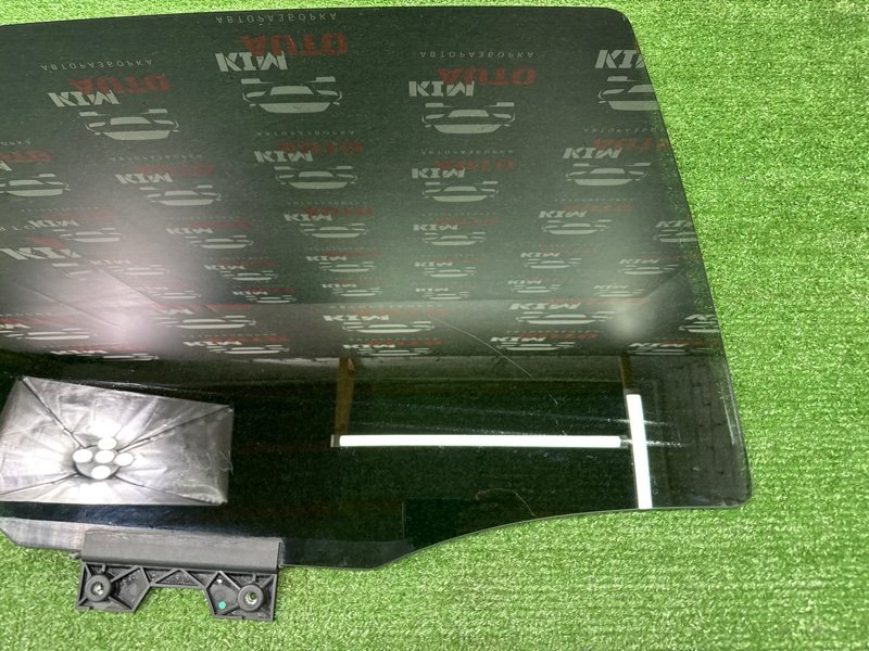 Стекло двери Ford Kuga 2013 SUV