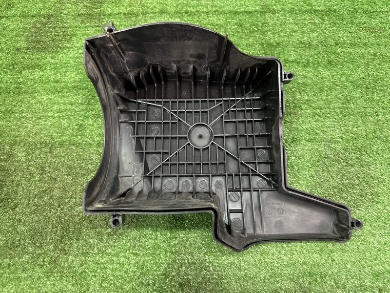 Корпус воздушного фильтра Ford Kuga 2013 SUV