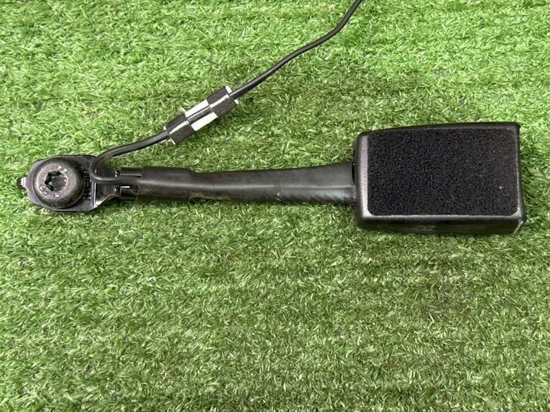 Замок ремня безопасности Ford Kuga 2013 SUV