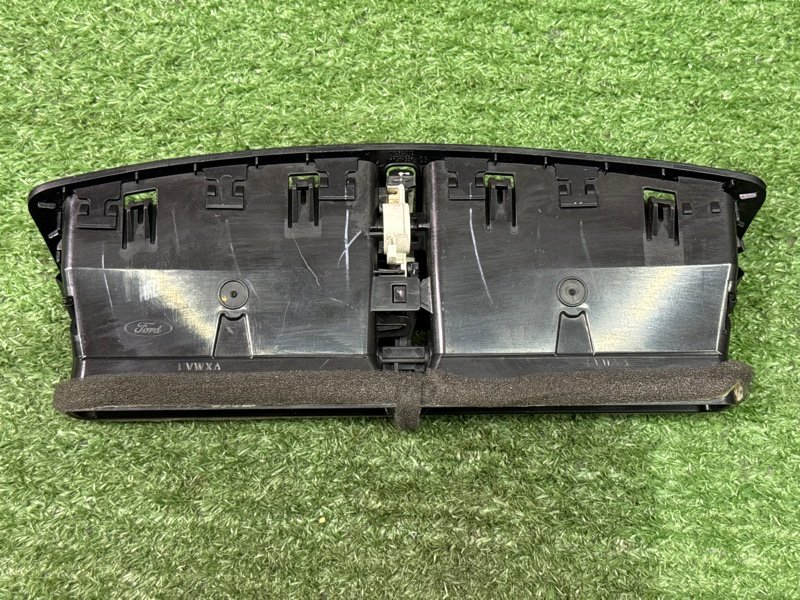 Дефлектор отопителя Ford Kuga 2013 SUV