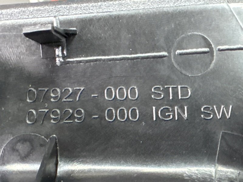 Накладка торпедо Ford Kuga 2013 SUV