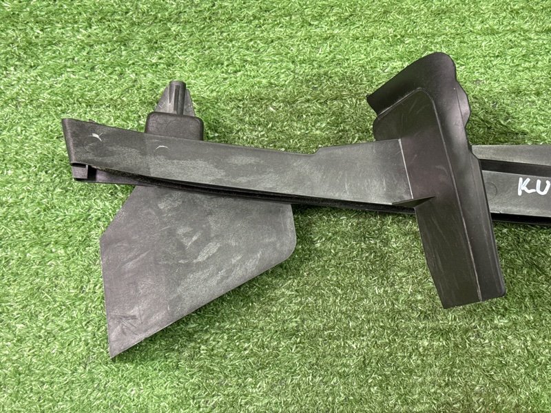 Кронштейн замка двери Ford Kuga 2013 SUV