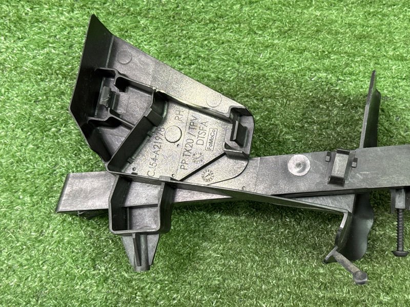 Кронштейн замка двери Ford Kuga 2013 SUV