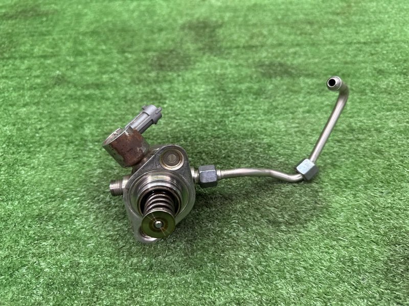 Топливный насос высокого давления Ford Kuga 2013 SUV