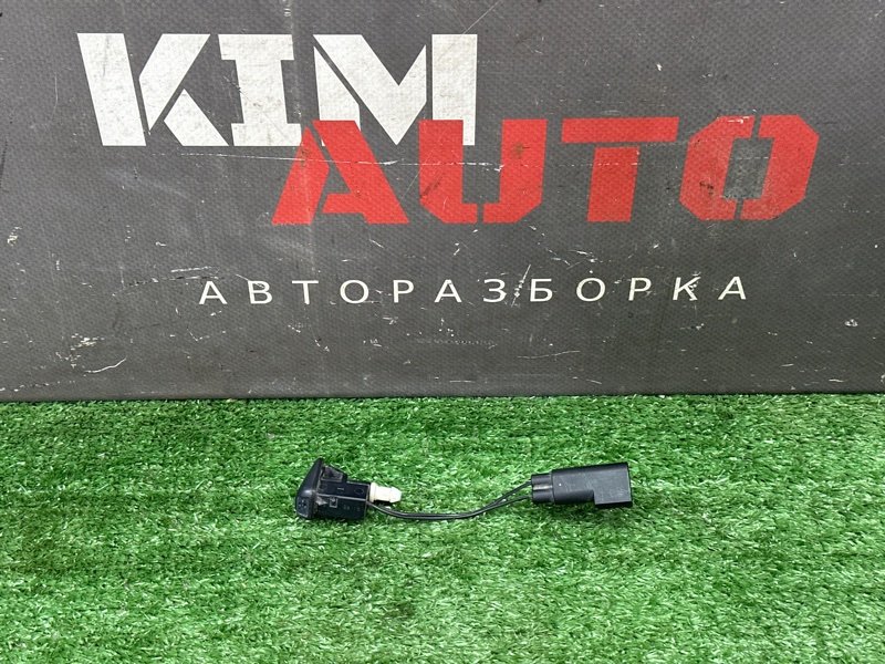 Форсунка стеклоомывателя с подогревом Ford Kuga 2013 SUV