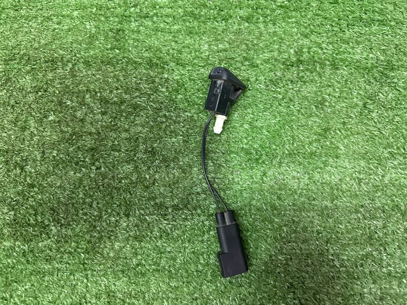 Форсунка стеклоомывателя с подогревом Ford Kuga 2013 SUV