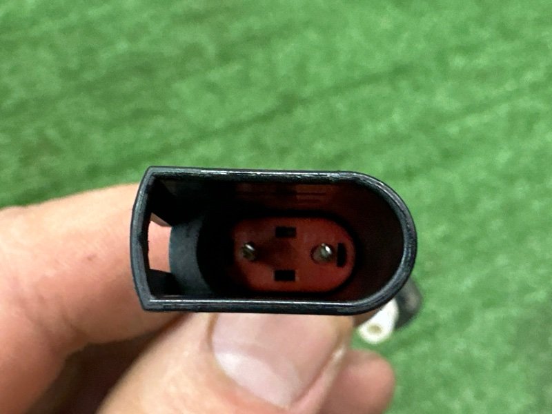 Форсунка стеклоомывателя с подогревом Ford Kuga 2013 SUV