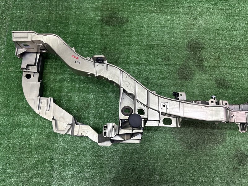 Панель передняя(телевизор) Ford Kuga 2013 SUV