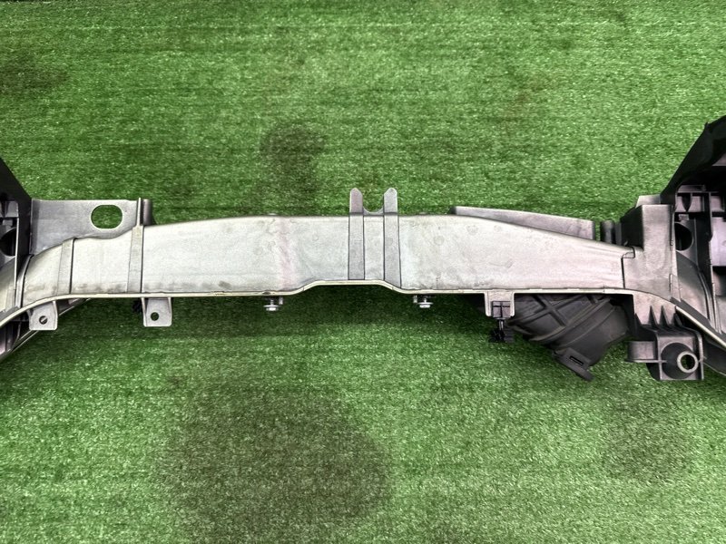 Панель передняя(телевизор) Ford Kuga 2013 SUV