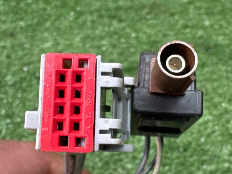 Плафон подсветки номера Ford Kuga 2013 SUV