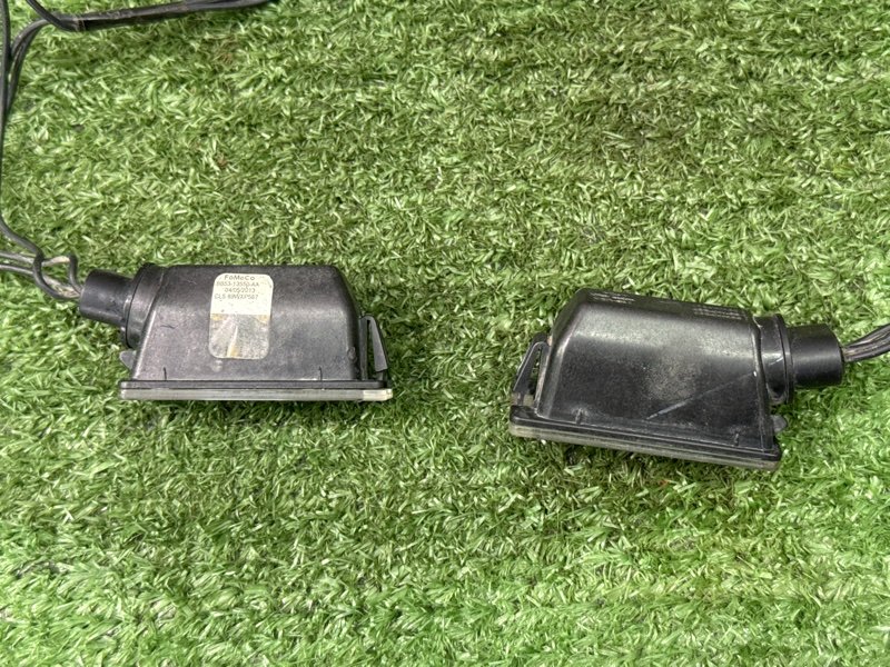 Плафон подсветки номера Ford Kuga 2013 SUV