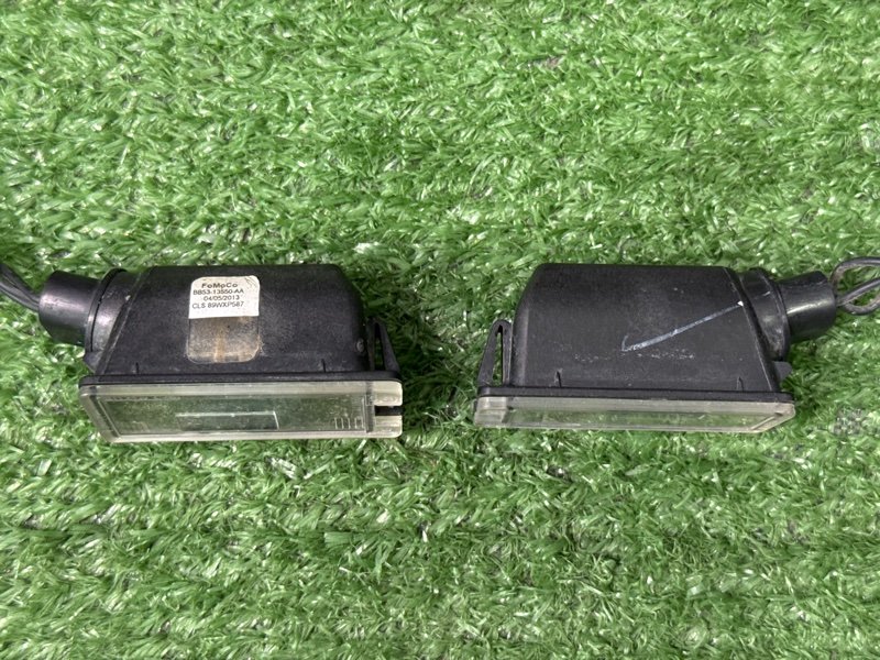 Плафон подсветки номера Ford Kuga 2013 SUV