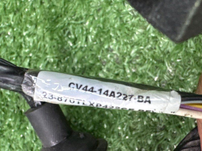 Плафон подсветки номера Ford Kuga 2013 SUV