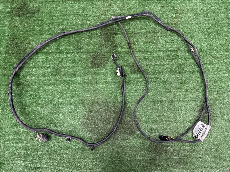 Проводка форсунок омывателя Ford Kuga 2013 SUV