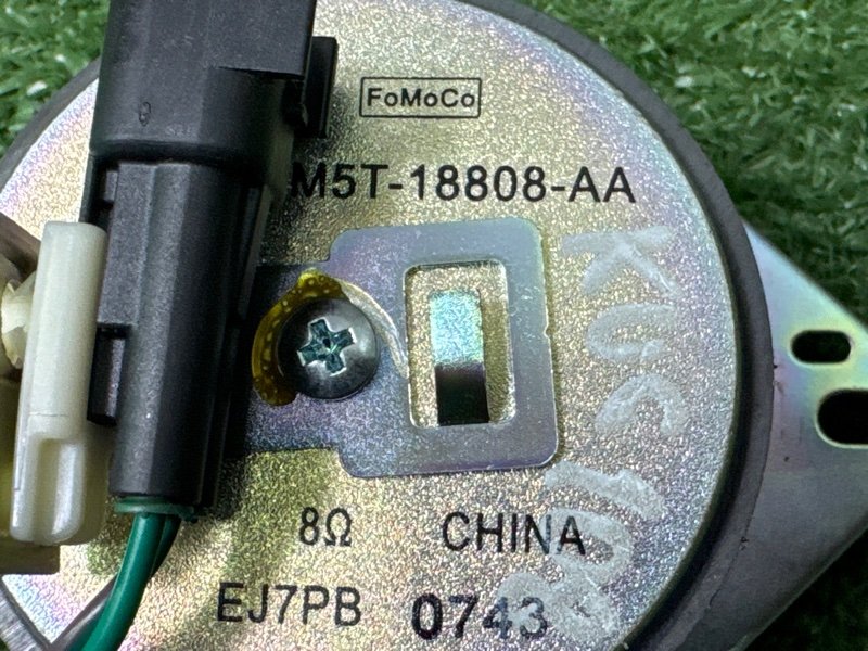 Динамик торпедо Ford Kuga 2013 SUV