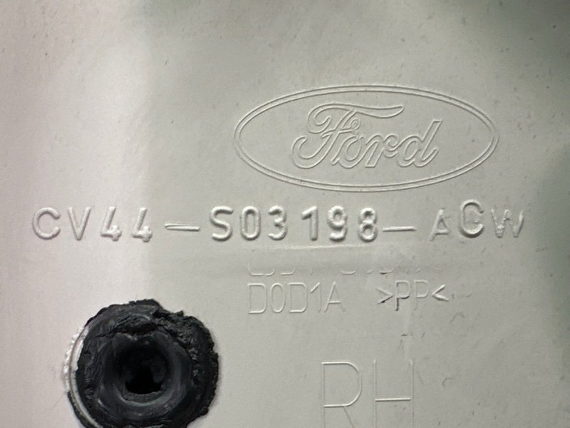 Накладка стойки лобового стекла Ford Kuga 2013 SUV