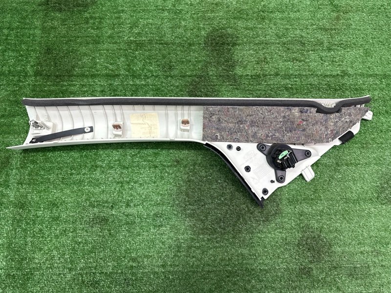 Накладка стойки лобового стекла Ford Kuga 2013 SUV