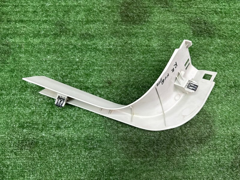 Обшивка крышки багажника верхняя Ford Kuga 2013 SUV