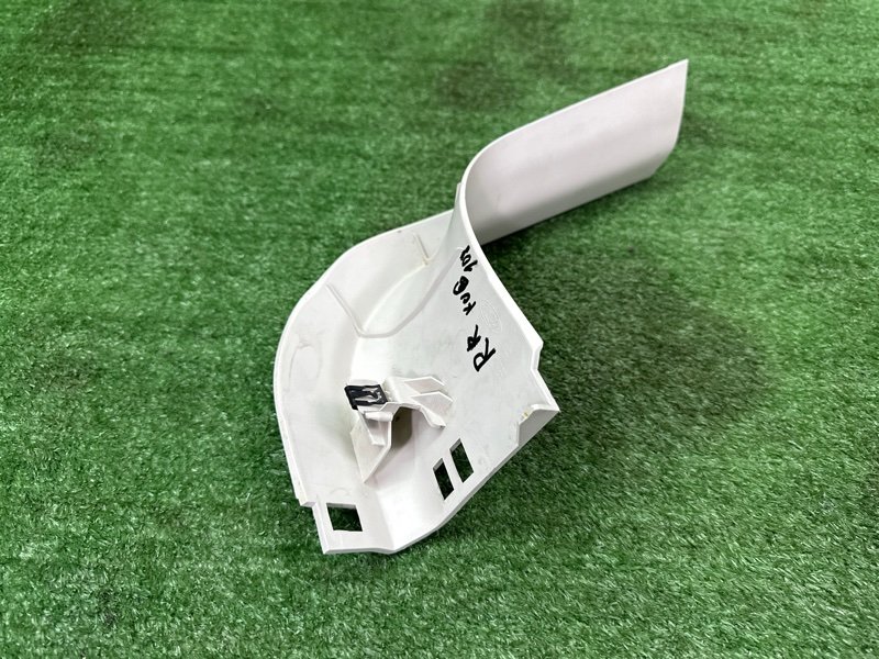 Обшивка крышки багажника верхняя Ford Kuga 2013 SUV