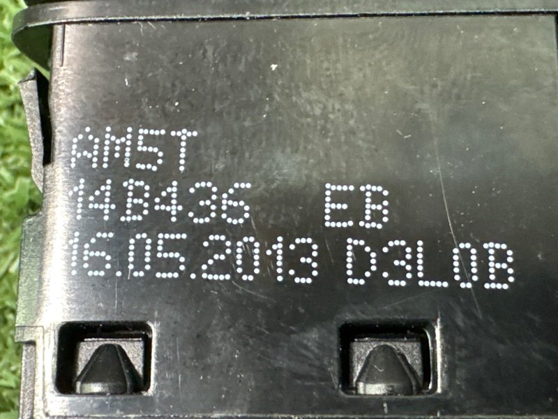 Кнопка парктроника Ford Kuga 2013 SUV