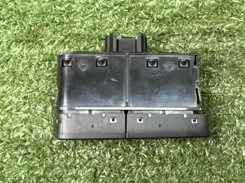 Кнопка парктроника Ford Kuga 2013 SUV