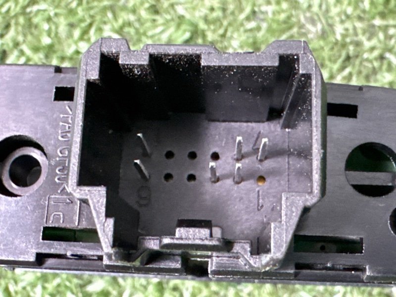 Кнопка парктроника Ford Kuga 2013 SUV