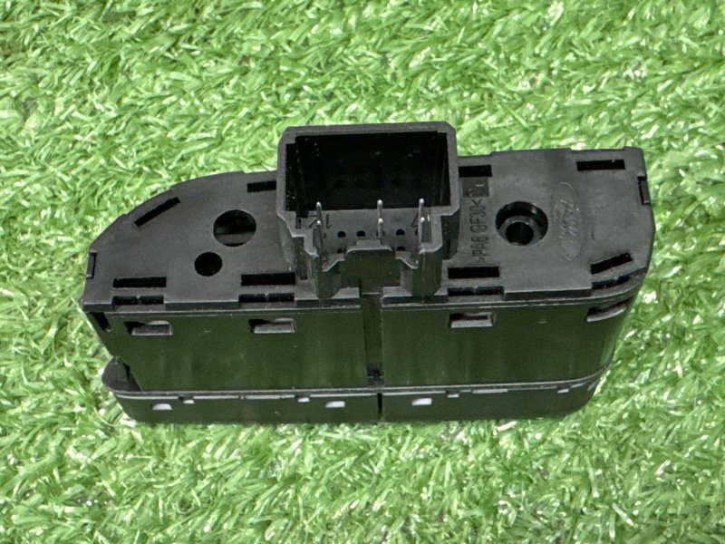 Кнопка обогрева лобового стекла Ford Kuga 2013 SUV