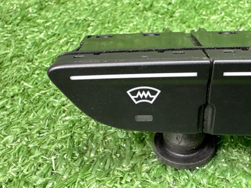 Кнопка обогрева лобового стекла Ford Kuga 2013 SUV